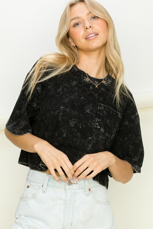 CASUAL DAYS CREW NECK CROPPED TEE
